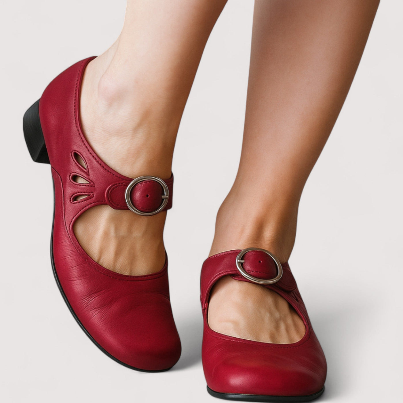 Clara | Elegante scollatura in ecopelle per un look raffinato