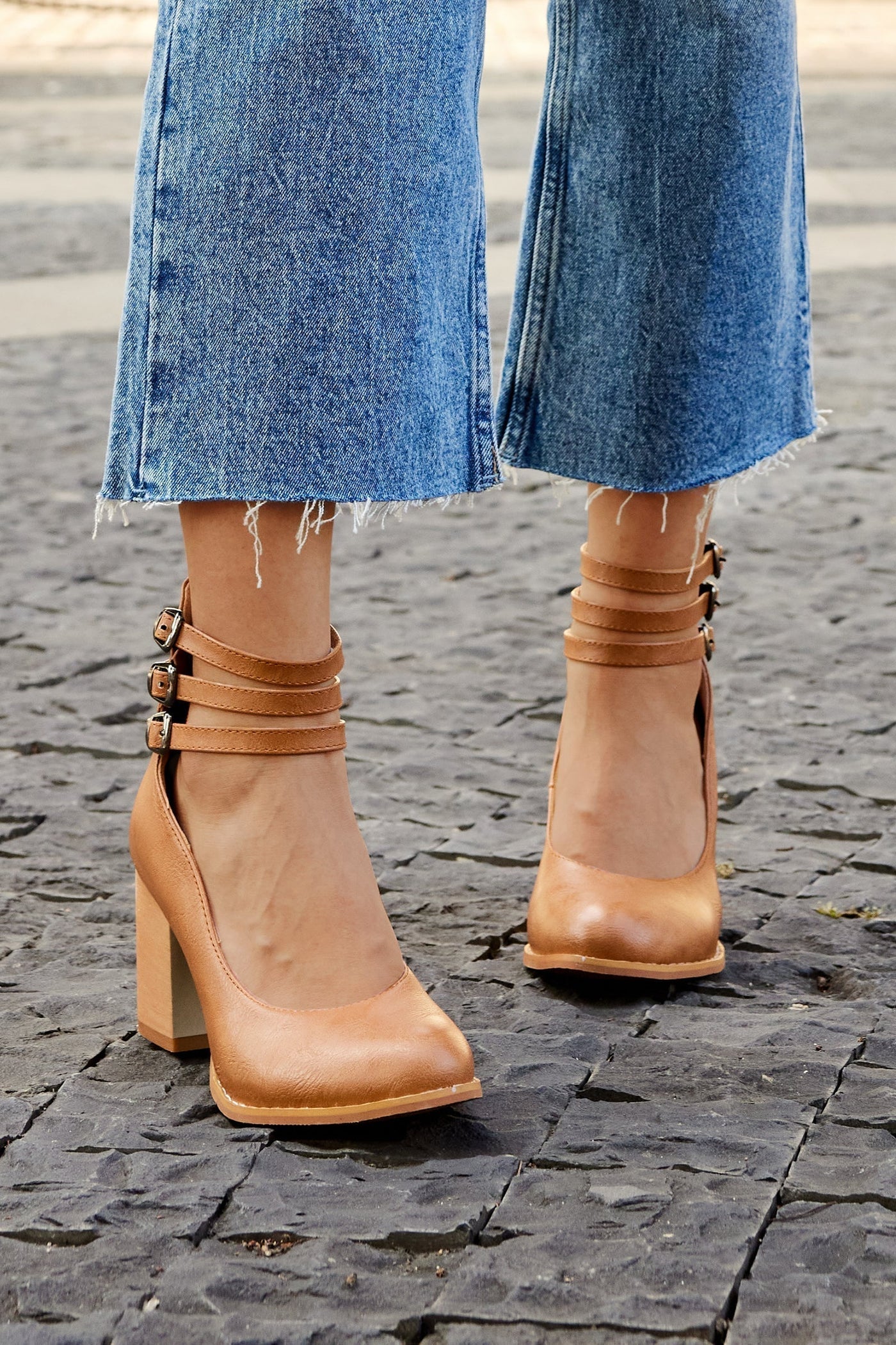 Caa™ | Eleganti sandali lisci con cinturino alla caviglia e tacco spesso per un look sofisticato