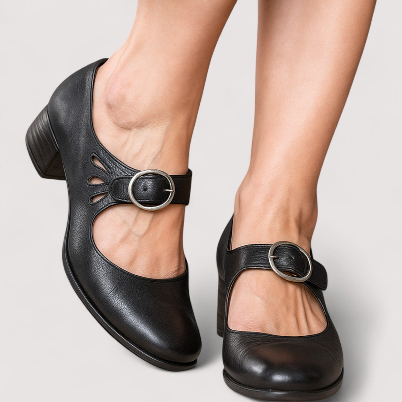 Clara | Elegante scollatura in ecopelle per un look raffinato