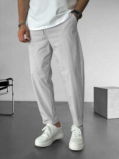 Pantaloni tapered essenziali con cordoncino