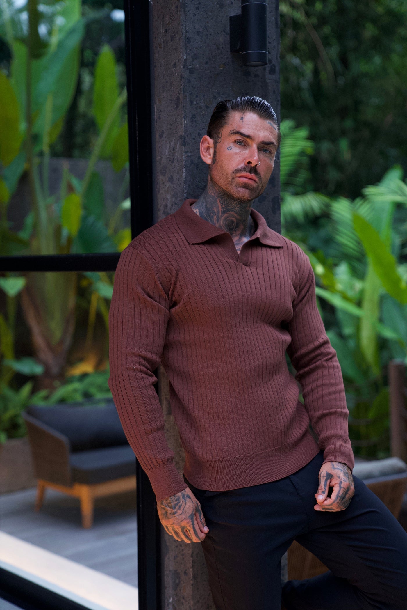 Maglione polo a coste fini con maniche lunghe