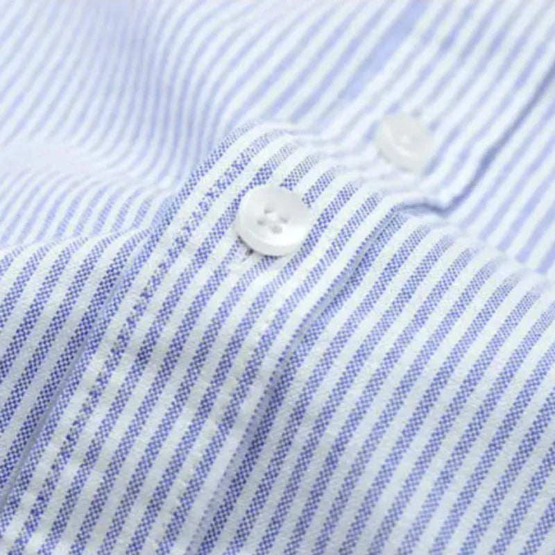 Arvani - Elegante camicia a righe Monaco per uno stile raffinato