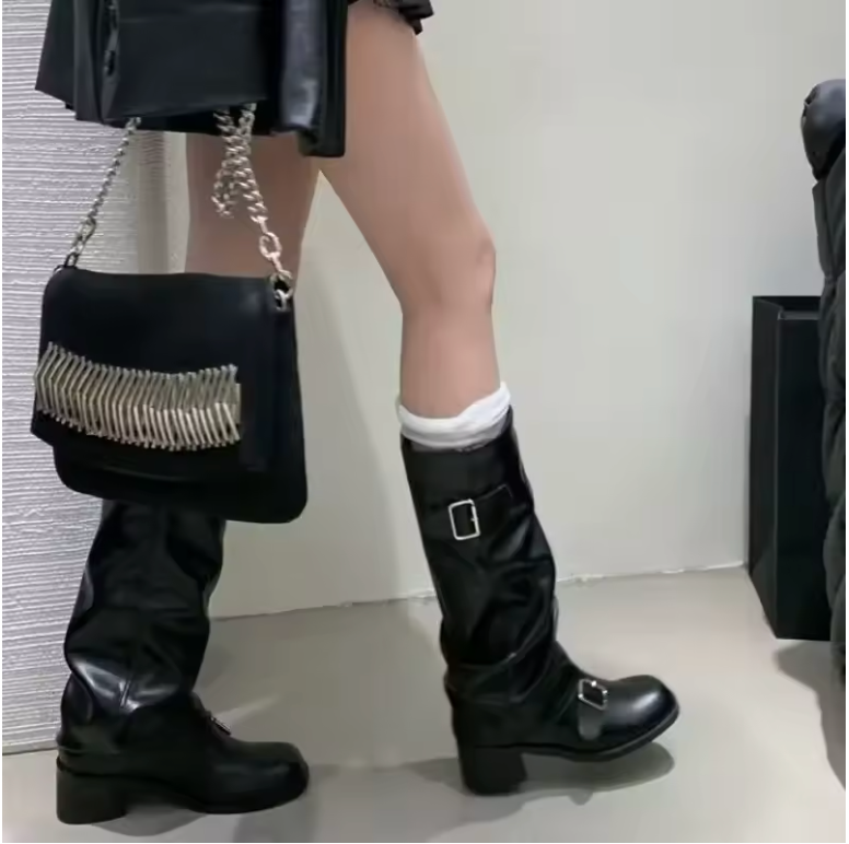 Lebara – Stivali da Donna in Pelle Nera con Plateau e Cinturini Eleganti