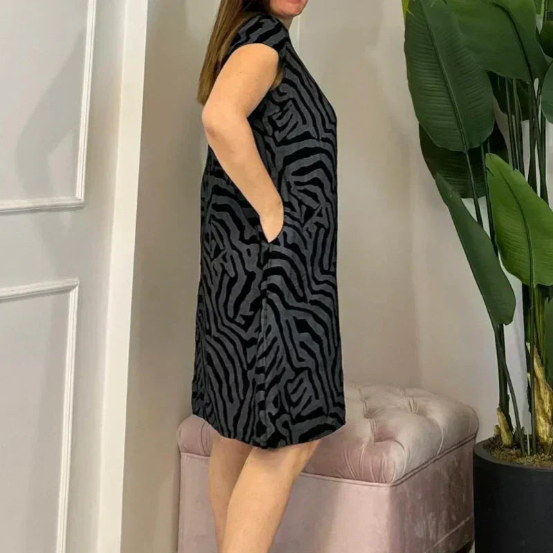 Vera | Vestito Estivo alla Moda con Stampa Colorata e Scollo Rotondo